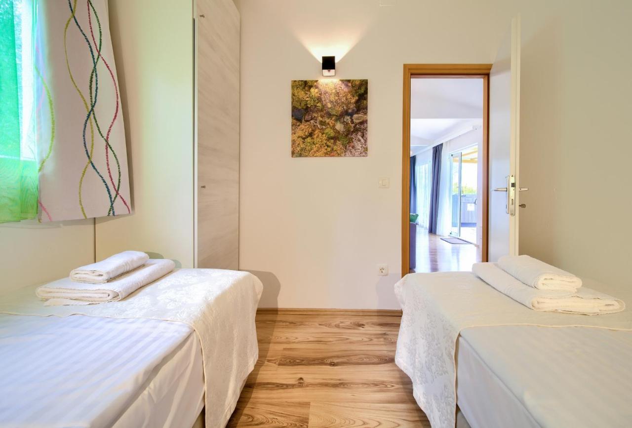Holiday Homes Kanajt Punat Kültér fotó
